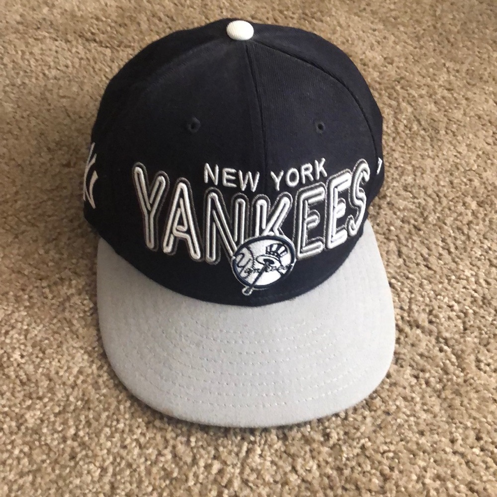 Yankees RARE strap back hat